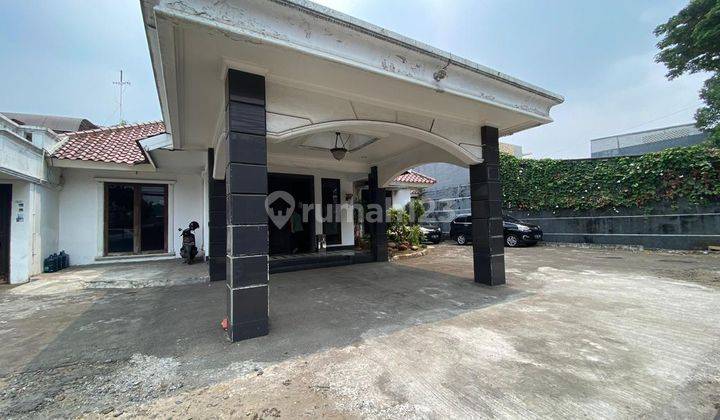 Dijual Rumah Bisa Buat Kantor Atau Usaha, Zona Coklat 1