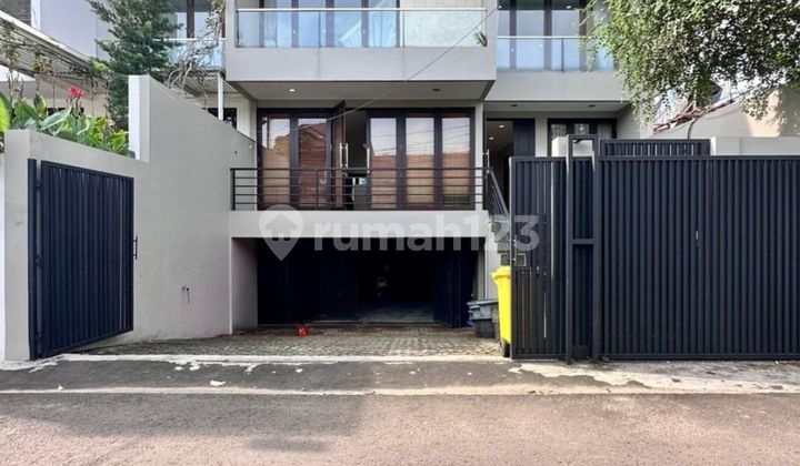 Di Jual Rumah Tropis Modern Kemang