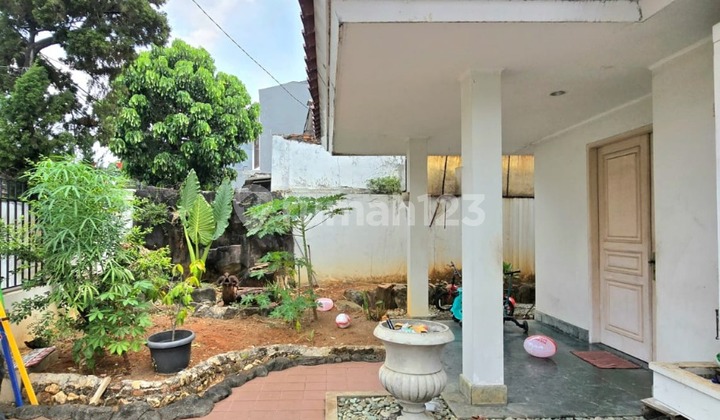 Strategic House Area Quiet Environment in Kebayoran Baru South Jakarta