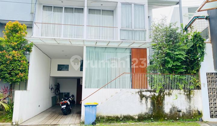 Dijual Rumah di Dalam Town House Kemang Jakarta Seletan