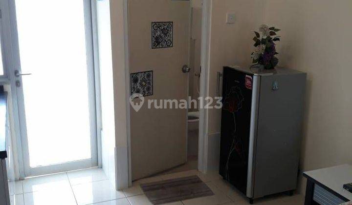 Dekat Pakuwon City Mall. Apartemen Educity Yale Studio Furnish 7