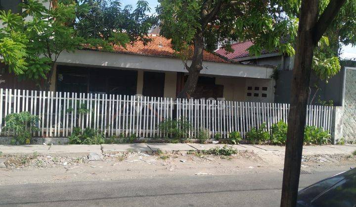 Hitung Tanah Pusat Kota.Jual Rumah Butuh Renovasi Petemon 1