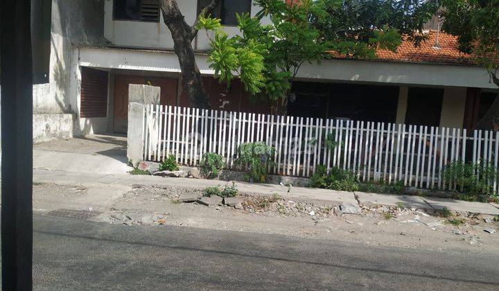 Hitung Tanah Pusat Kota.Jual Rumah Butuh Renovasi Petemon 2