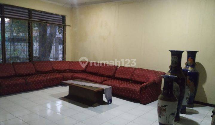 Hitung Tanah Pusat Kota.Jual Rumah Butuh Renovasi Petemon 3
