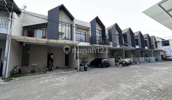 Rumah Mewah Hadap Timur Ringroad Dekat Sekolah Al Amjad 7x18 Row Komplek 12m 2