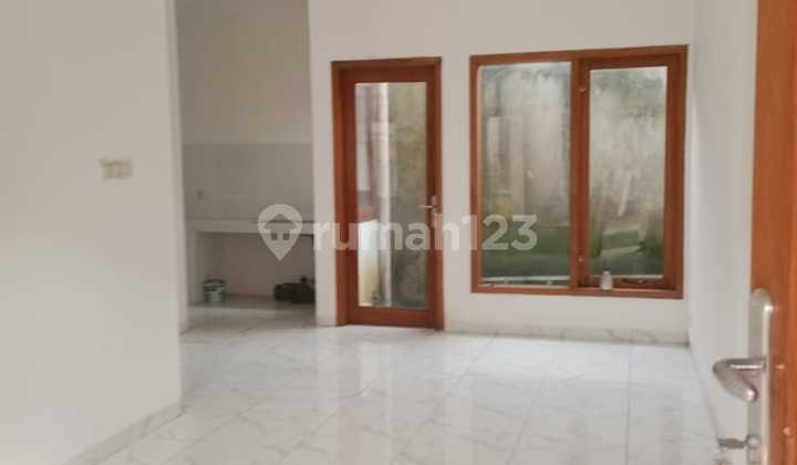 Rumah Minimalis Cantik Siap Huni di Perumahan Bukit Hijau Depok Rumah Minimalis Cantik Siap Huni di Perumahan Bukit Hijau Depok