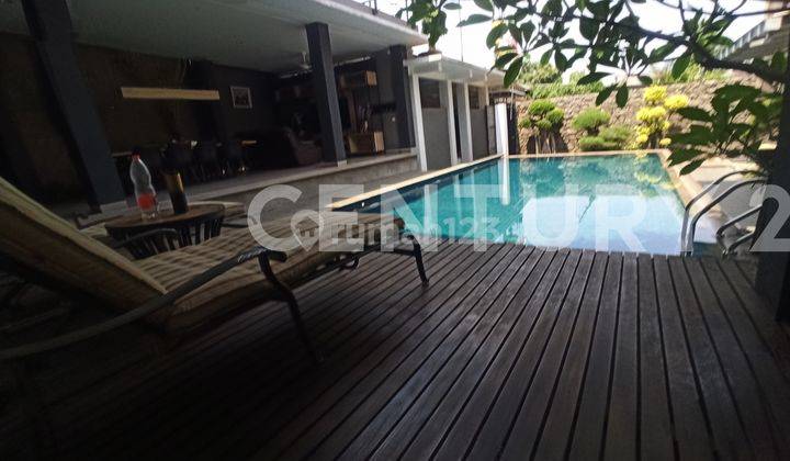 Rumah Nuansa Villa Dengan Swimming Pool Cimanggis Depok  1