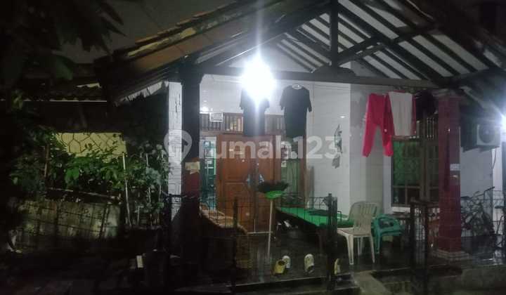 Strategically Located House in Ciracas, East Jakarta