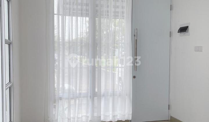 Rumah Cantik Dengan Fasilitas Lengkap di Cluster La Seine, Jakarta Timur 2