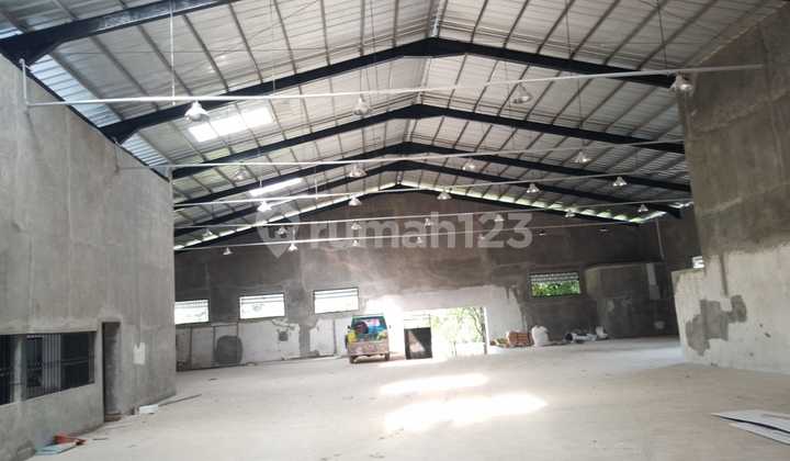 Ready-to-Use Warehouse in Cakung, East Jakarta - Office Included