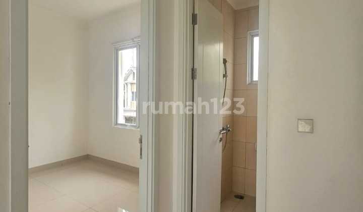Disewakan Rumah 2 Lantai Siap Huni di South Thames JGC Jakarta Timur 2