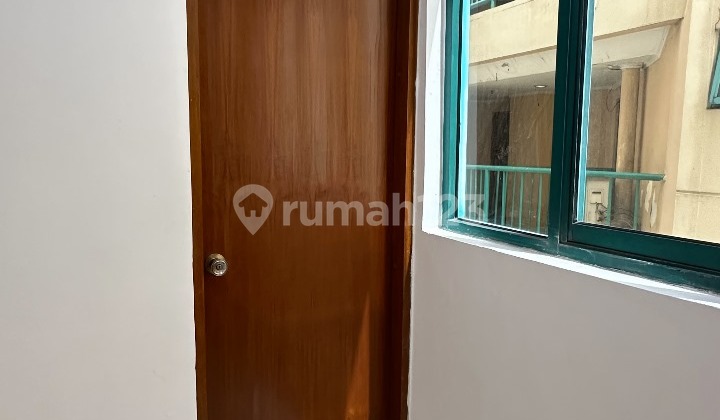Apartemen 4 BR Bagus Dan Nyaman di Graha Cempaka Mas, Jakarta Pusat 2