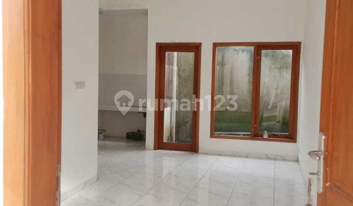 Rumah Minimalis Bagus dan Terawat di Perumahan Bukit Hijau Depok