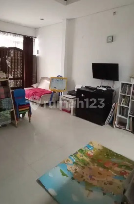 Rumah Bagus dan Strategis di Bukit Duri Jakarta Selatan 2