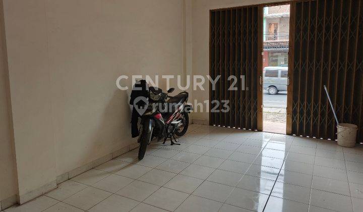 Di Jual Ruko 3¹/² Lantai No. 3 Dipinggir Jln. Utama 2