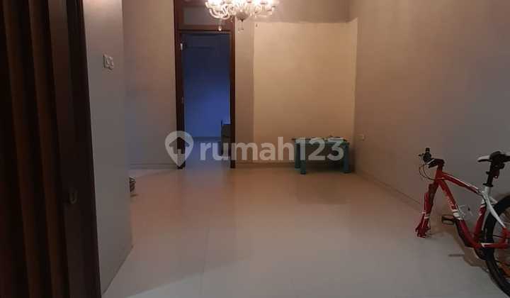 Rumah 2 Lantai Dekat PRJ Kemayoran Jakarta Pusat Rumah 2 Lantai Dekat PRJ Kemayoran Jakarta Pusat
