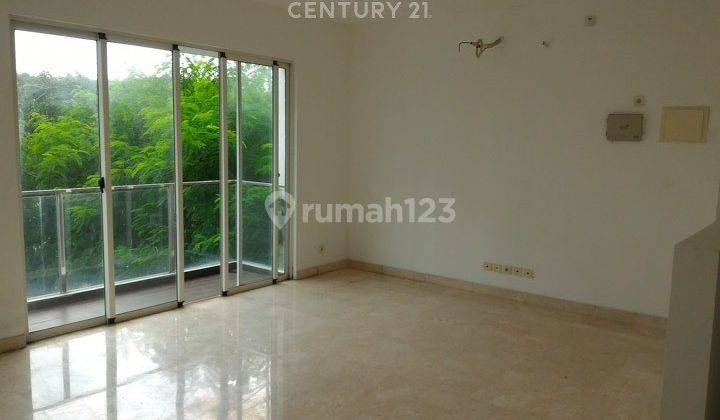 foto lainnya rumah 3 lantai di golf