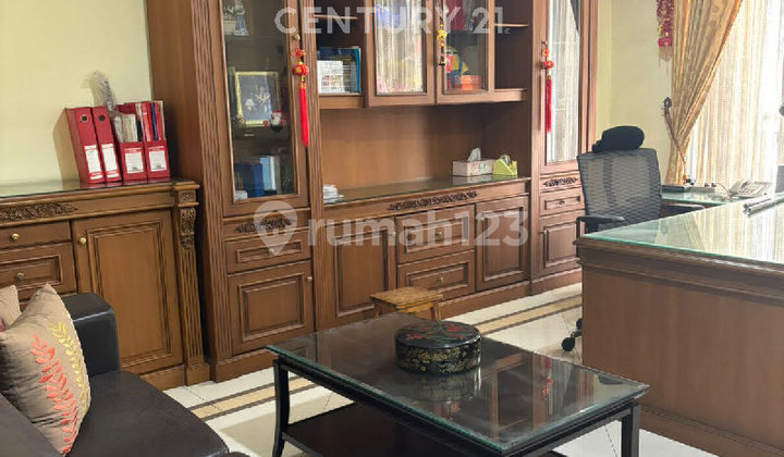 Strategic Shophouse on Jalan Lodan Ancol Barat, Jakarta 2