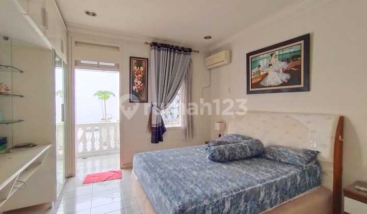 Comfortable Strategic Home in Mangga Besar Jakarta 2