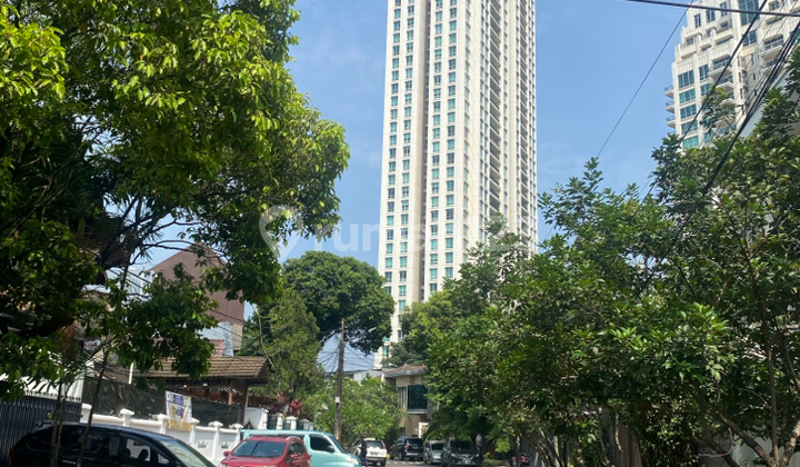 Rumah 2 Lantai  Dekat Senayan City 