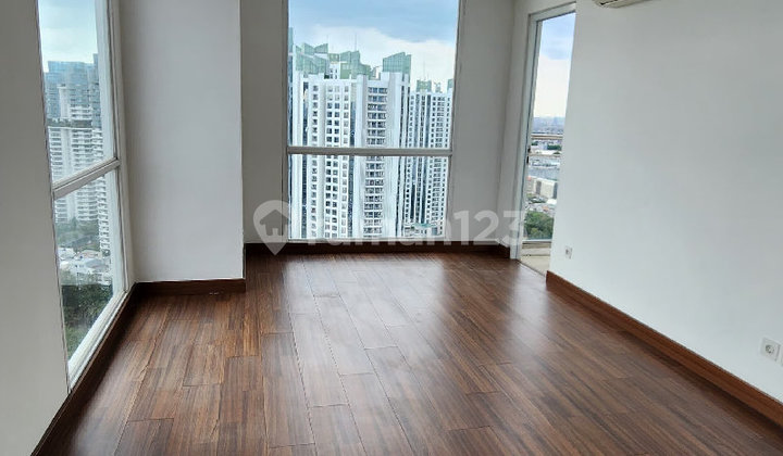 Apartemen 2br Di SpringHill Royale Suites 1