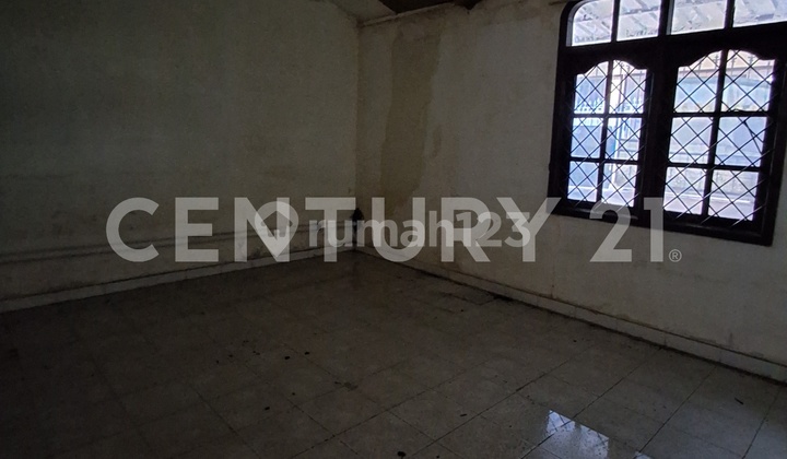 Cheap Old House on Jalan Kuning Kelapa Gading North Jakarta 2