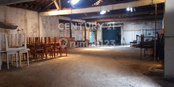 Former Lemon Factory and Swiftlet Nest House in Cikampek