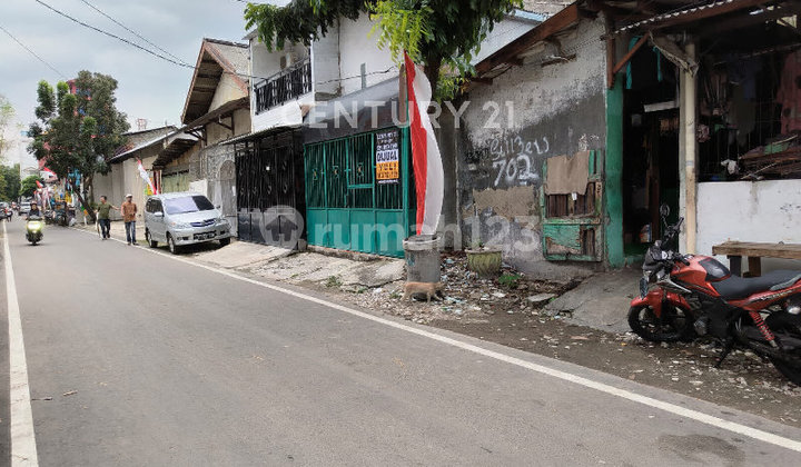 Rumah Nyaman Dan Strategis Di Tiang Bendera Jakarta  2