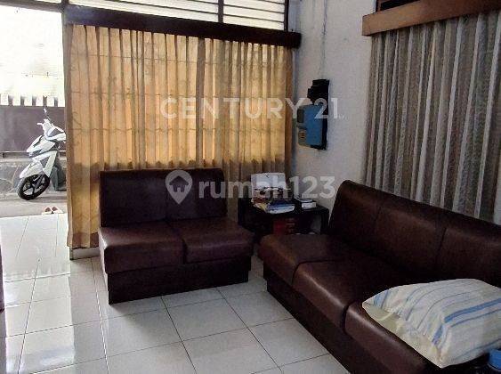 Rumah Nyaman Di Jalan Talib Jakarta Barat 1