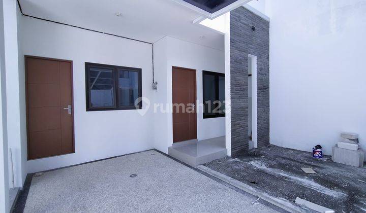Dijual rumah townhouse modern lokasi strategis