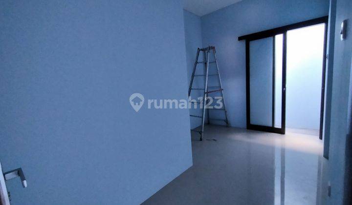 Dijual rumah townhouse modern lokasi strategis