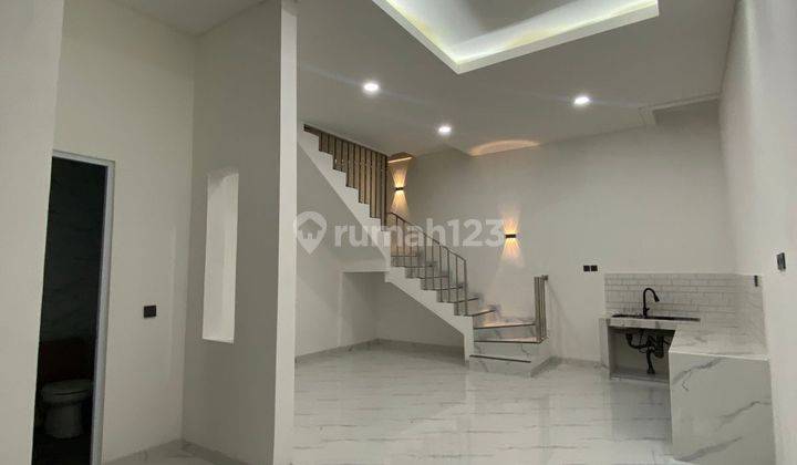 Rumah Bagus Di Metland 2. 1 /4 Lantai 2