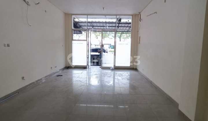 For Rent: Wall Street Shop House, Only 2 Floors, Cheap