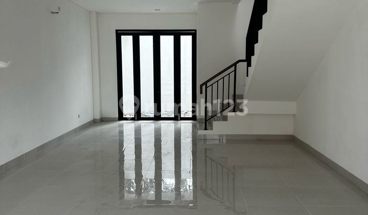 Disewakan Ruko di Veranda, Metland 2