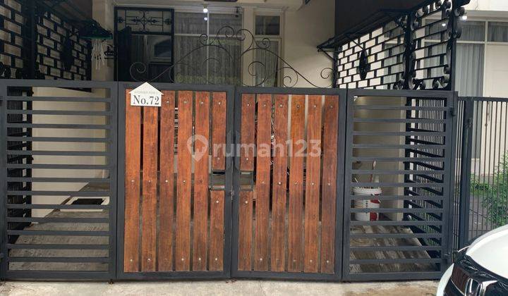 Disewakan Rumah Bergaya Clsicc Modren Sangat Bagus  Furnished