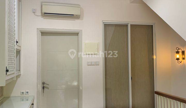 Disewakan Rumah Bergaya Clsicc Modren Sangat Bagus  Furnished
