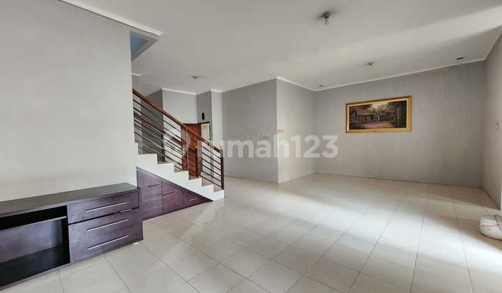 Disewakan Rumah Modern di Bumi Sariwangi 1