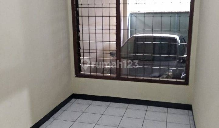 Disewakan Rumah Lama Terawat di Paskal 23 7