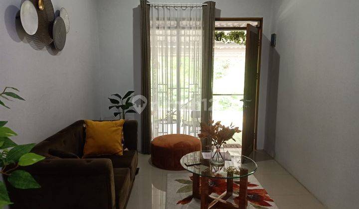 Disewakan Rumah Modern di Sariwangi 2 Lantai 2