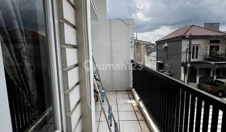 Dijual Rumah Modern Minimalis Semi Furnish Taman Royal  2