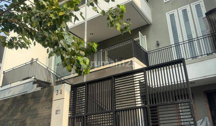 Dijual Rumah Modern Dengan View Taman Semi Furnish 2