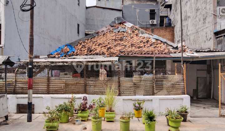 Dijual Rumah Tua Krekot Pasar Baru Cocok untuk Fnb / Penginapan Dijual Rumah Tua Krekot Pasar Baru Cocok untuk Fnb / Penginapan