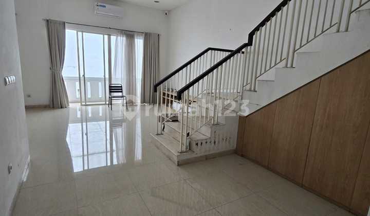 For Rent Modern House in Strategic PIK Ready to Occupy