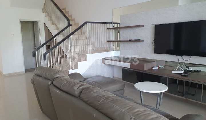 Disewakan Rumah Modern Crown Golf PIK Siap Huni  2