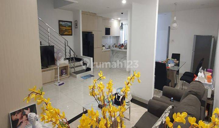 Dijual Rumah Dengan Design Modern Furnish Camar  1