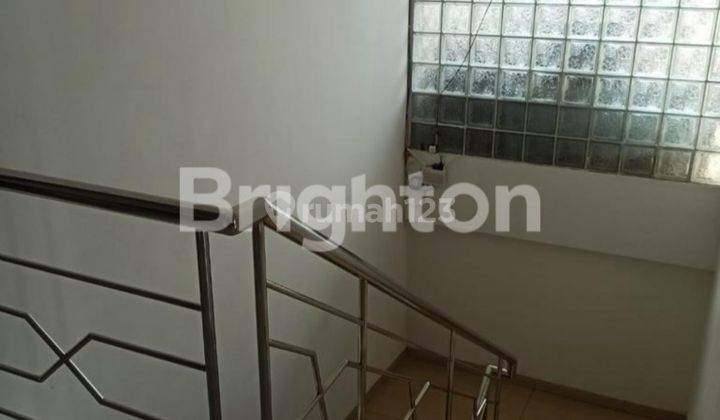 Rumah Bagus di pinggir Jalan Cocok untuk Usaha 6