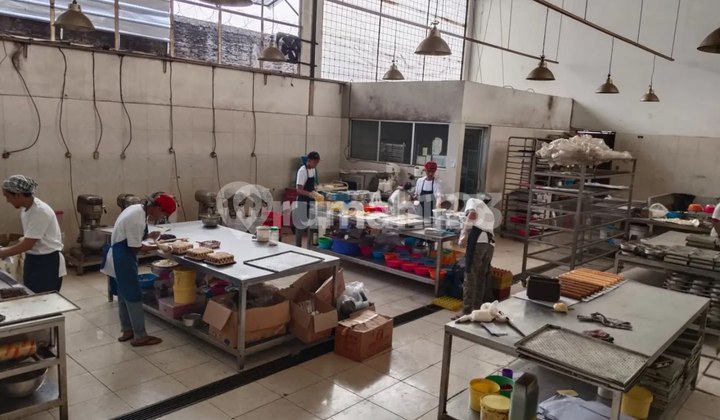 Dijual Rumah Pabrik Roti Cibaduyut Bandung
