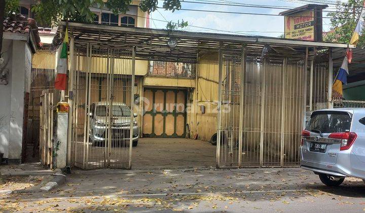 Rumah tempat usaha ex showroom di pusat kota bandung 1