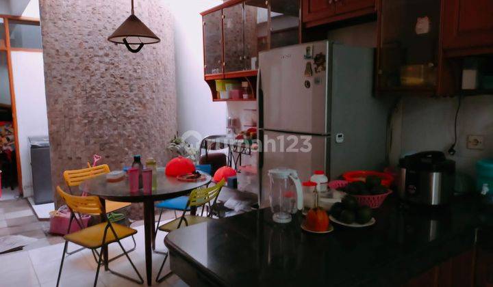 Dijual Rumah Terawat Nyaman Siap Huni Lokasi Singgasana 2