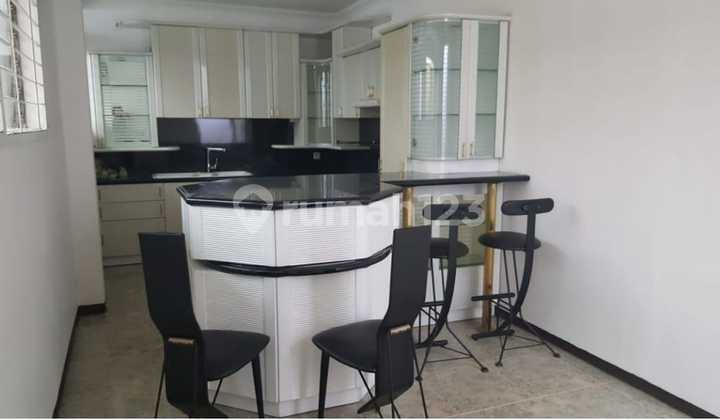 Rumah Besar Cantik Nyaman di Setrasari Kulon 2